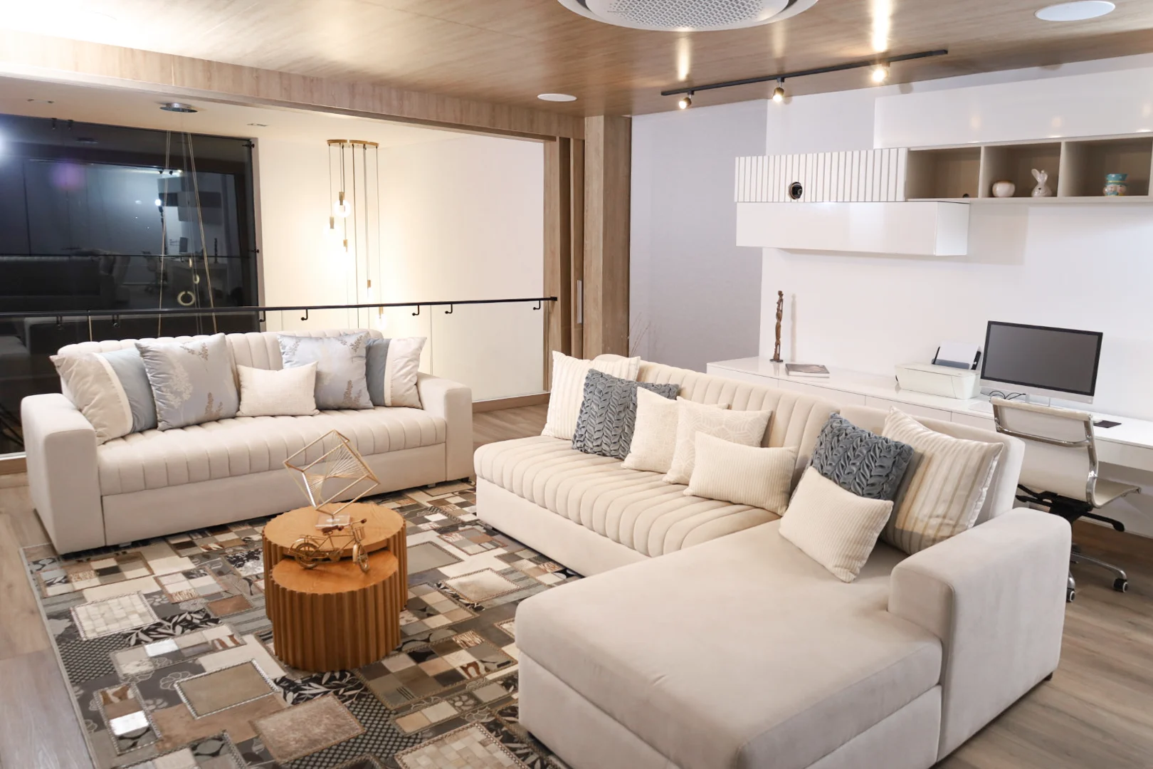 Diseño personalizado sala de estar con proyector malabar reservado